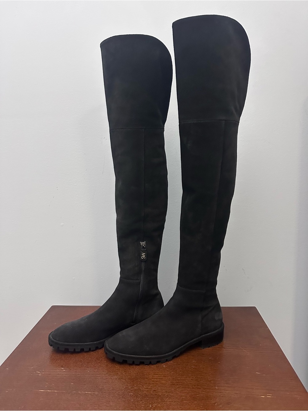 Stuart Weitzman Black Amber Suede Over-The-Knee Lug Sole Boots Size 5.5 - Picture 2 of 13